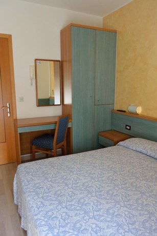 Imagen de la habitación del Hotel Paris, Lignano Sabbiadoro. Foto 16