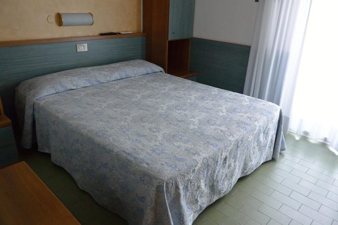 Imagen de la habitación del Hotel Paris, Lignano Sabbiadoro. Foto 18