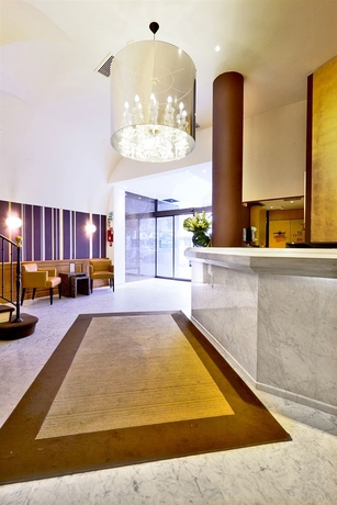 Imagen de los interiores del Hotel Paris Neuilly. Foto 12