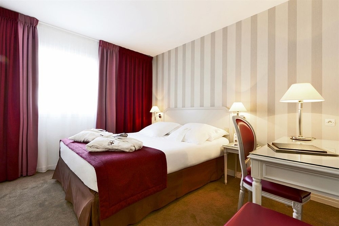 Imagen de la habitación del Hotel Paris Neuilly. Foto 5