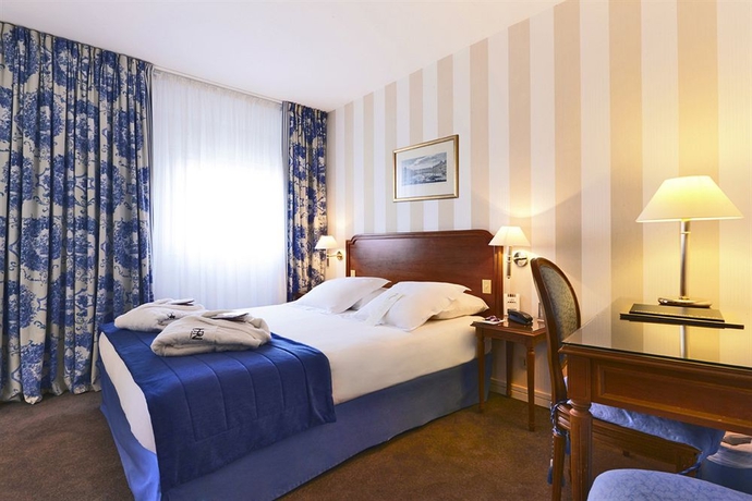 Imagen de la habitación del Hotel Paris Neuilly. Foto 11