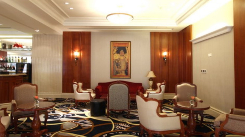 Imagen del bar/restaurante del Hotel Paris Pan-island. Foto 7