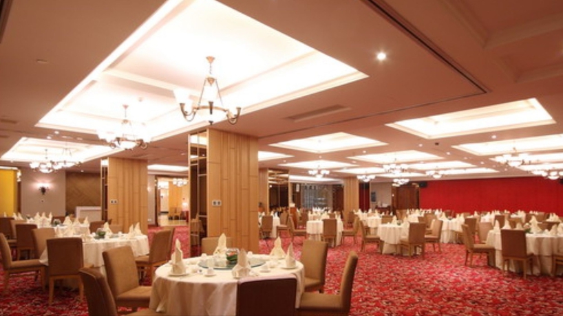 Imagen del bar/restaurante del Hotel Paris Pan-island. Foto 9