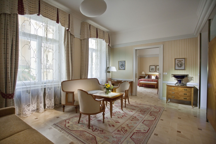 Imagen de los interiores del Hotel Paris Prague. Foto 10