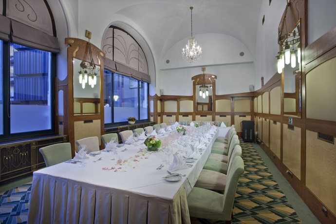 Imagen de los interiores del Hotel Paris Prague. Foto 16