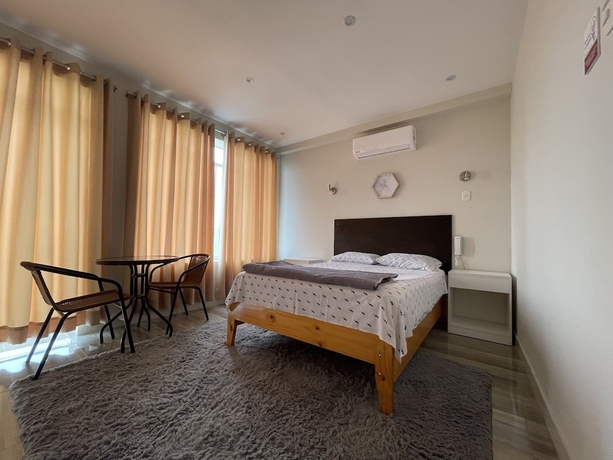 Imagen de la habitación del Hotel Paris Ritz Hostel Plus. Foto 17