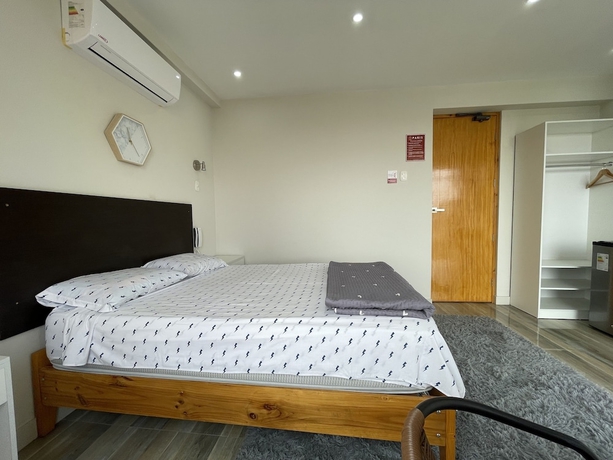 Imagen de la habitación del Hotel Paris Ritz Hostel Plus. Foto 18