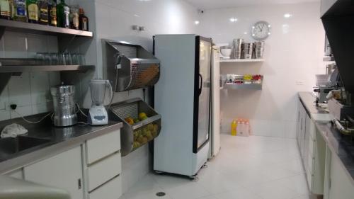 Imagen general del Hotel Paris, Sao Paulo Ciudad. Foto 3