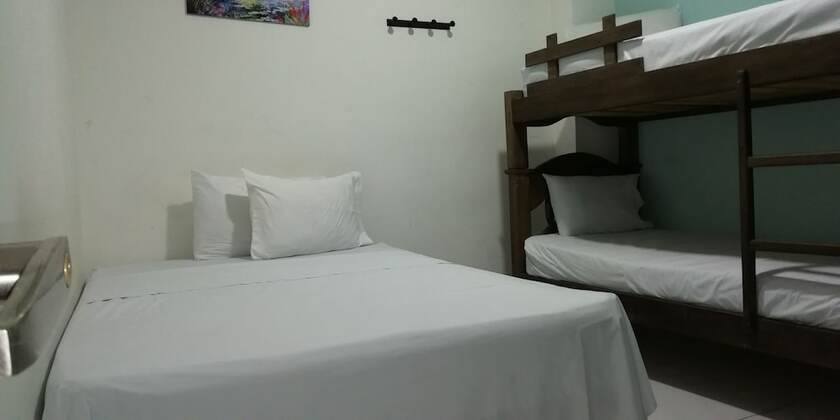 Imagen general del Hotel Paris, Villeta. Foto 4