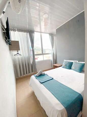 Imagen general del Hotel Paris, Villeta. Foto 7