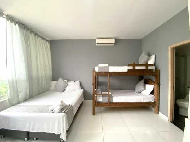 Imagen general del Hotel Paris, Villeta. Foto 8