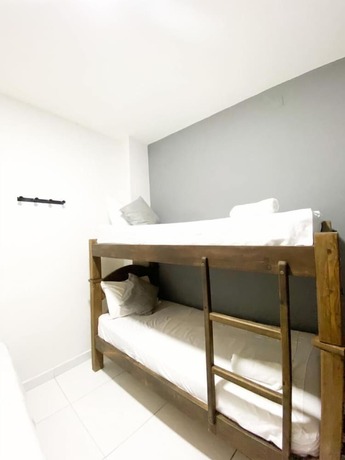 Imagen general del Hotel Paris, Villeta. Foto 12