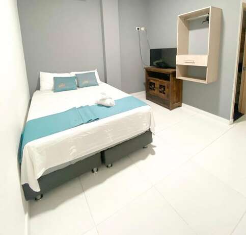 Imagen de la habitación del Hotel Paris, Villeta. Foto 14