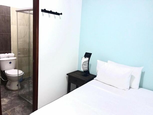 Imagen de la habitación del Hotel Paris, Villeta. Foto 16