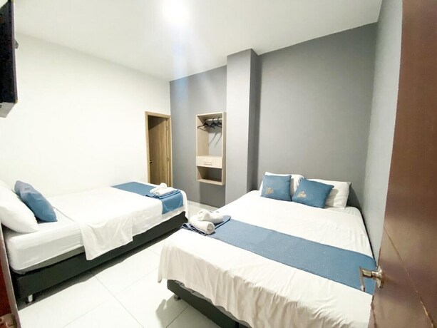 Imagen de la habitación del Hotel Paris, Villeta. Foto 17