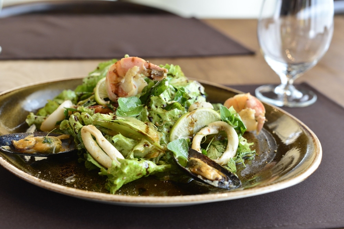 Imagen del bar/restaurante del Hotel Paris Yerevan. Foto 6