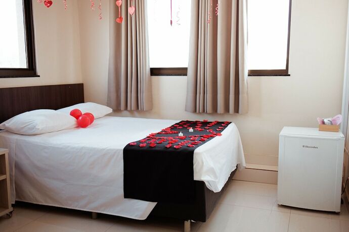 Imagen general del Hotel Paris by H Hot&eacute;is Business. Foto 12
