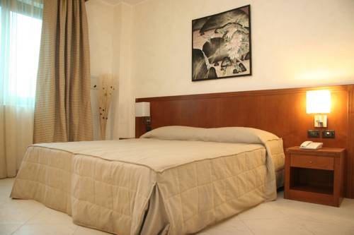 Imagen general del Hotel Parisi. Foto 2