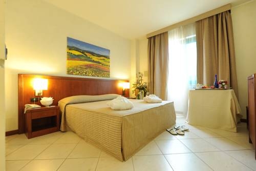 Imagen general del Hotel Parisi. Foto 10