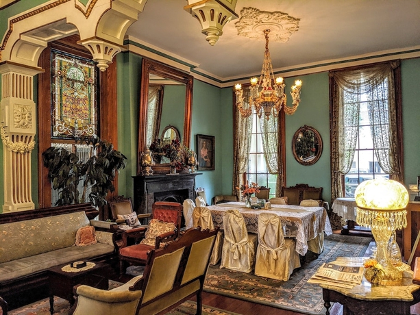 Imagen de los interiores del Hotel Parisian Courtyard Inn. Foto 13