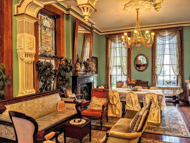 Imagen de los interiores del Hotel Parisian Courtyard Inn. Foto 16