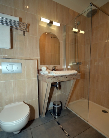 Imagen de la habitación del Hotel Parisien, Niza. Foto 10