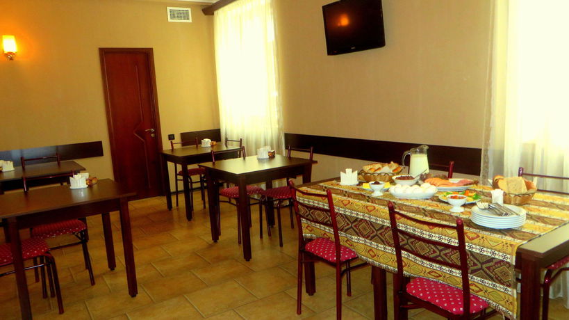 Imagen del bar/restaurante del Hotel Park Avenue, Ereván. Foto 2