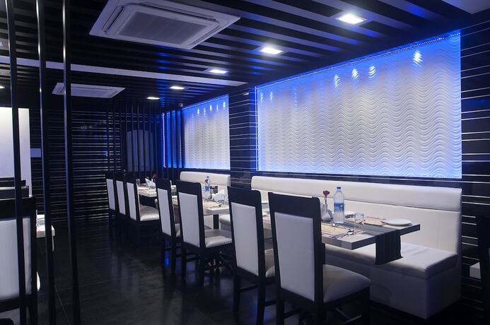 Imagen del bar/restaurante del Hotel Park Avenue (near Us Consulate & Sankara Net. Foto 18