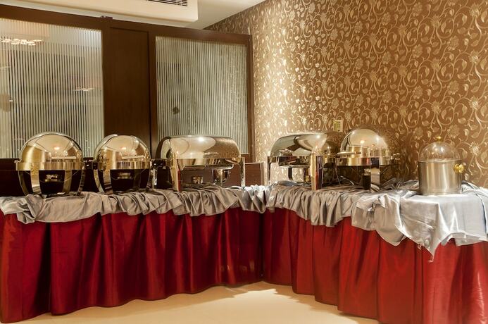 Imagen del bar/restaurante del Hotel Park Avenue (near Us Consulate & Sankara Net. Foto 20