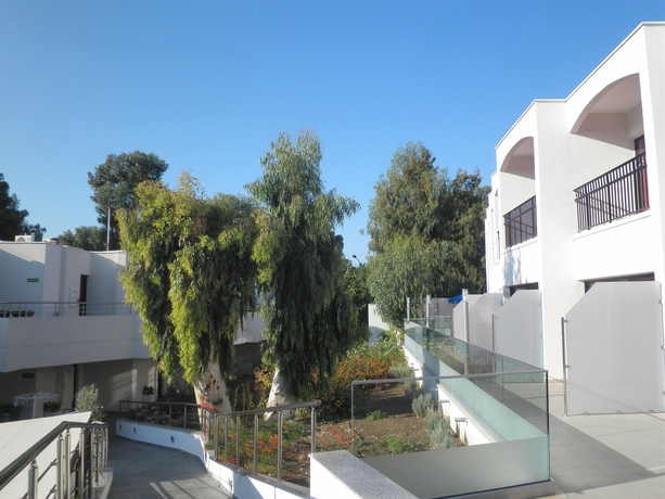 Imagen de los exteriores del Hotel Park Beach. Foto 9