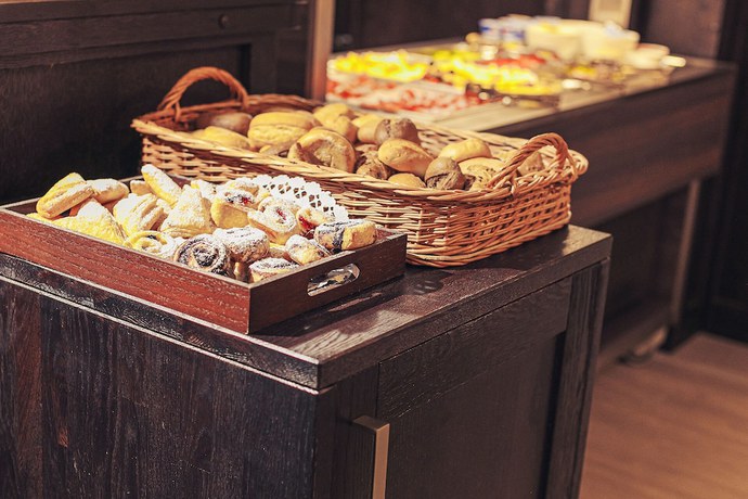 Imagen del bar/restaurante del Hotel Park B&uuml;k. Foto 10