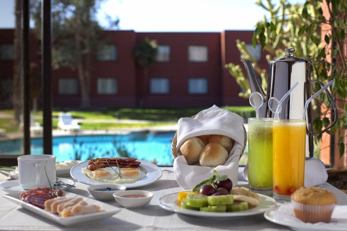 Imagen del bar/restaurante del Hotel Park Calama. Foto 3