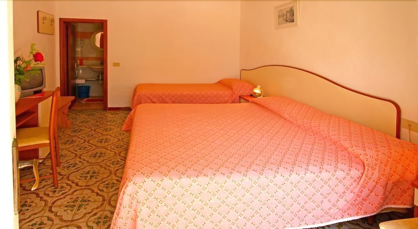 Imagen de la habitación del Hotel Park Calitto. Foto 10