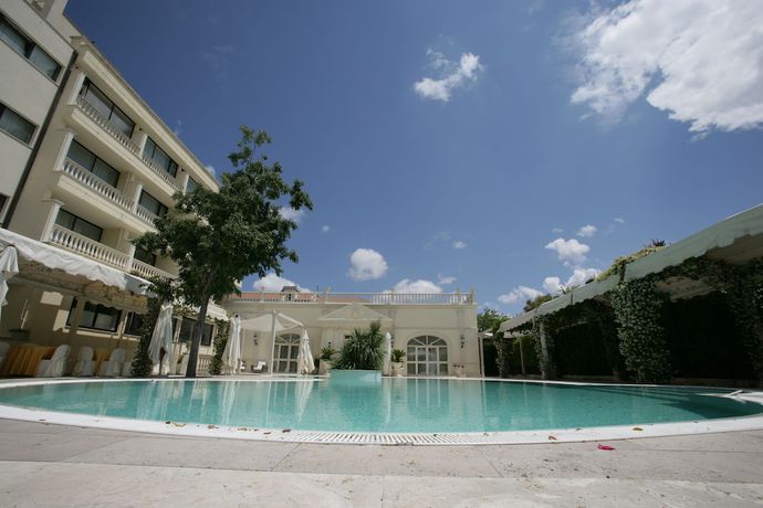 Imagen de la piscina del Hotel Park Campitelli. Foto 18