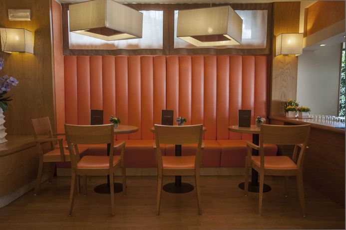 Imagen del bar/restaurante del Hotel Park Casimiro. Foto 5