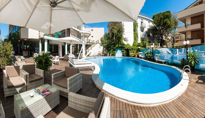 Imagen de la piscina del Hotel Park, Cattolica. Foto 7