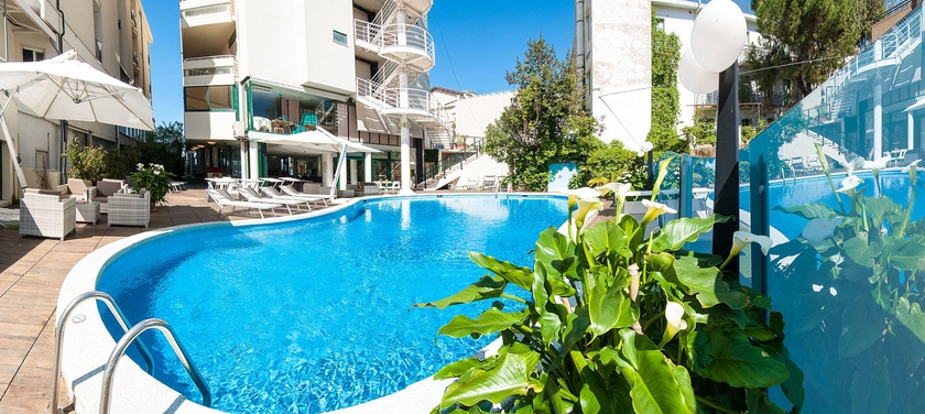 Imagen de la piscina del Hotel Park, Cattolica. Foto 8