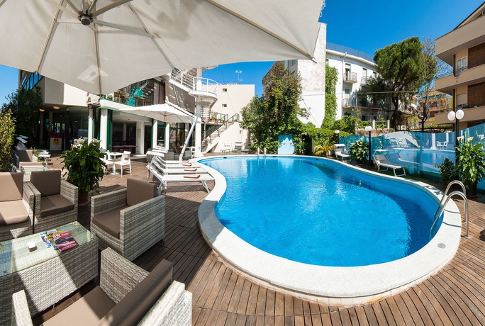 Imagen de la piscina del Hotel Park, Cattolica. Foto 13