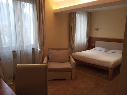 Imagen de la habitación del Hotel Park Central. Foto 8