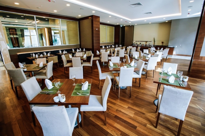 Imagen del bar/restaurante del Hotel Park Dedeman Bostanci. Foto 2