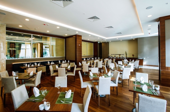 Imagen del bar/restaurante del Hotel Park Dedeman Bostanci. Foto 4