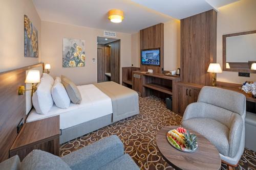 Imagen de la habitación del Hotel Park Dedeman Mersin Marina. Foto 16