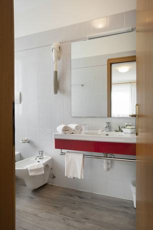 Imagen de la habitación del Hotel Park Eden, Torbole Sul Garda. Foto 4