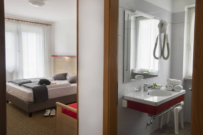 Imagen de la habitación del Hotel Park Eden, Torbole Sul Garda. Foto 11