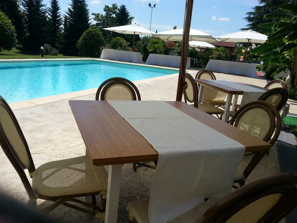 Imagen de la piscina del Hotel Park Elefante. Foto 15