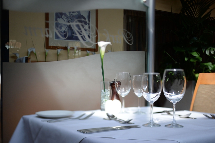 Imagen del bar/restaurante del Hotel Park Farm and Leisure. Foto 4