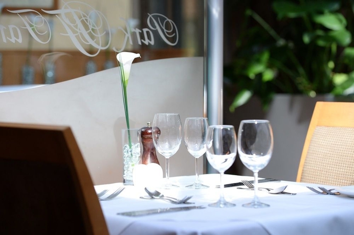 Imagen del bar/restaurante del Hotel Park Farm and Leisure. Foto 5