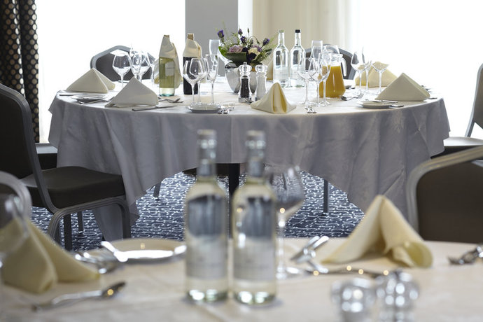 Imagen de los interiores del Hotel Park Grand London Heathrow. Foto 9