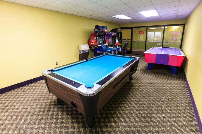 Imagen de la piscina del Hotel Park Grove Inn. Foto 16