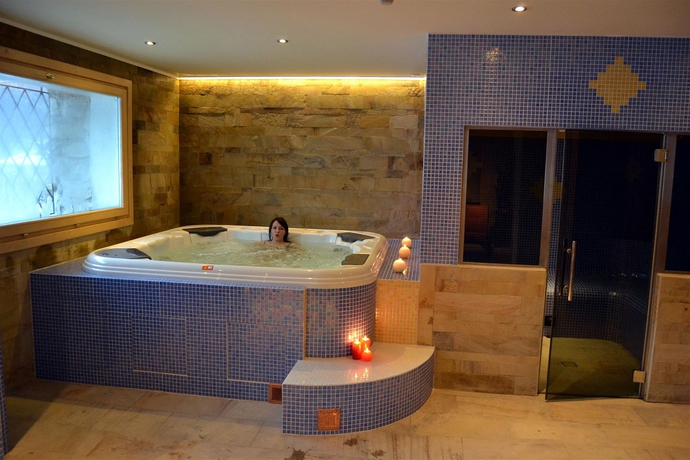 Imagen de la piscina del Hotel Park Hotel Bellevue, Folgarida. Foto 15